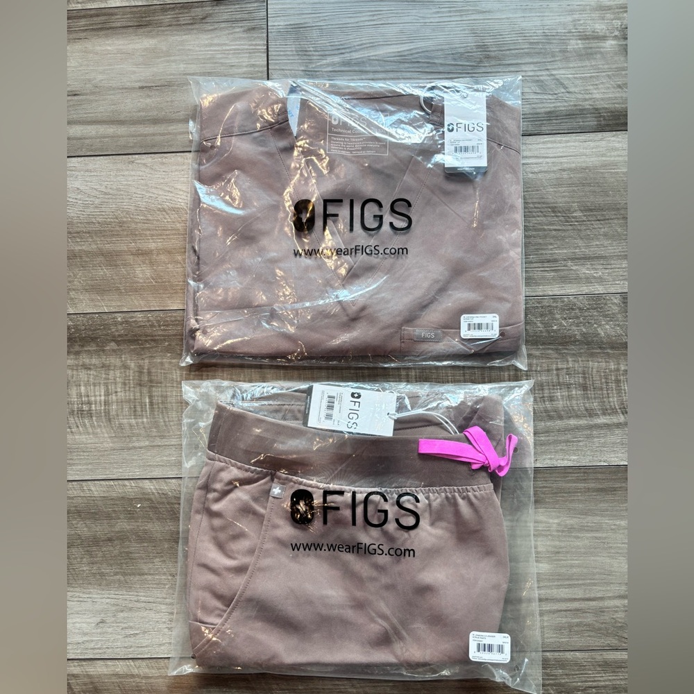 Figs Catrina Top and Zamora Women's Taupe Scrub jogger with Pink SET 4XL - Picture 4 of 5